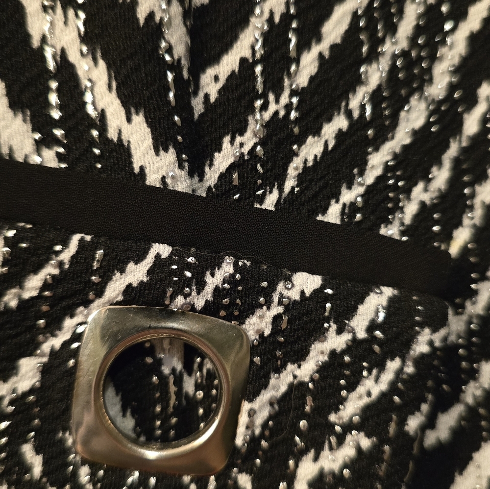 Frank Lyman MONTREAL Black and White Geometric Blazer - Picture 3 of 5